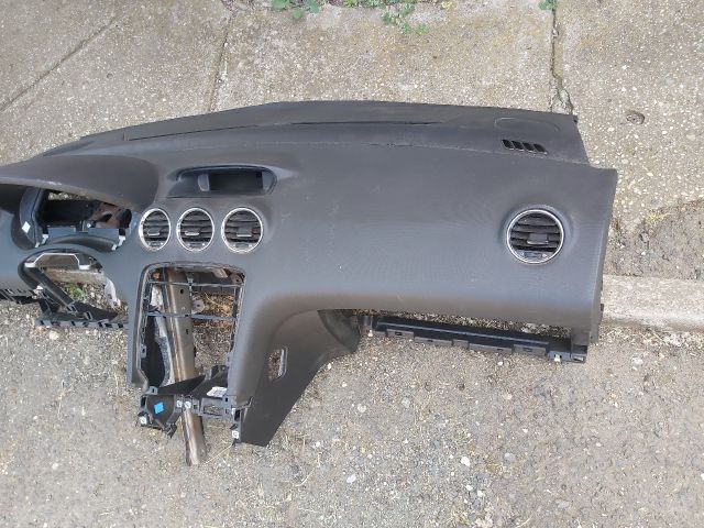 bontott PEUGEOT 308 Műszerfal Héj
