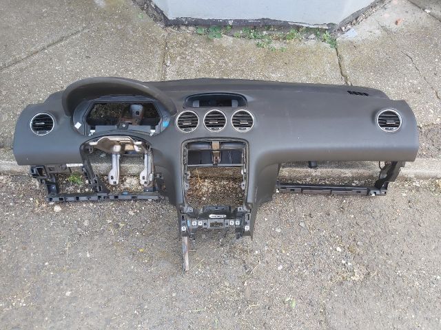 bontott PEUGEOT 308 Műszerfal Héj