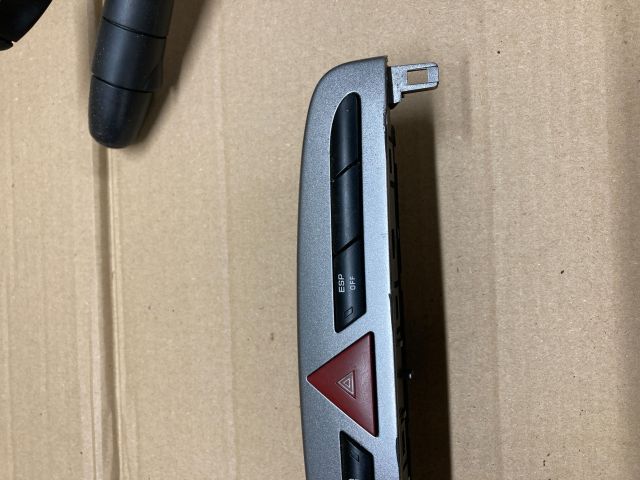 bontott PEUGEOT 308 Vészvillogó Kapcsoló