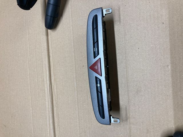 bontott PEUGEOT 308 Vészvillogó Kapcsoló