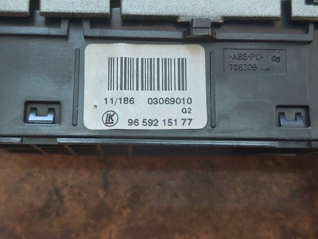 bontott PEUGEOT 308 Vészvillogó Kapcsoló