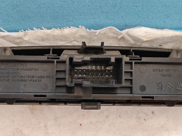 bontott PEUGEOT 308 Vészvillogó Kapcsoló