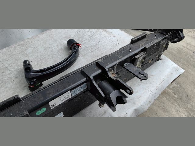 bontott PEUGEOT 308 Vonóhorog