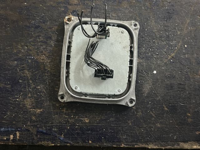 bontott PEUGEOT 308 Xenon Trafó