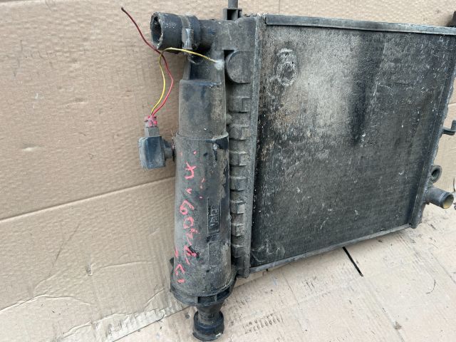 bontott PEUGEOT 309 Vízhűtő Radiátor (Nem klímás)