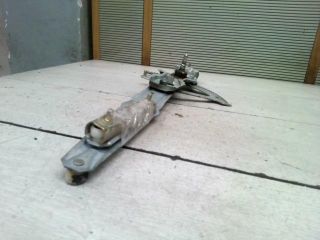 bontott PEUGEOT 309 Bal hátsó Ablakemelő Szerkezet (Mechanikus)