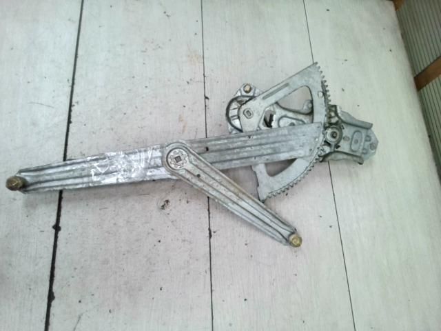 bontott PEUGEOT 309 Jobb első Ablakemelő Szerkezet (Mechanikus)