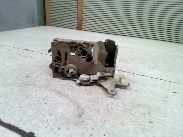 bontott PEUGEOT 309 Jobb hátsó Ajtózár