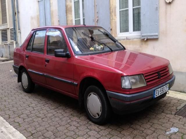 bontott PEUGEOT 309 Jobb hátsó Fixüveg (Ajtóban)