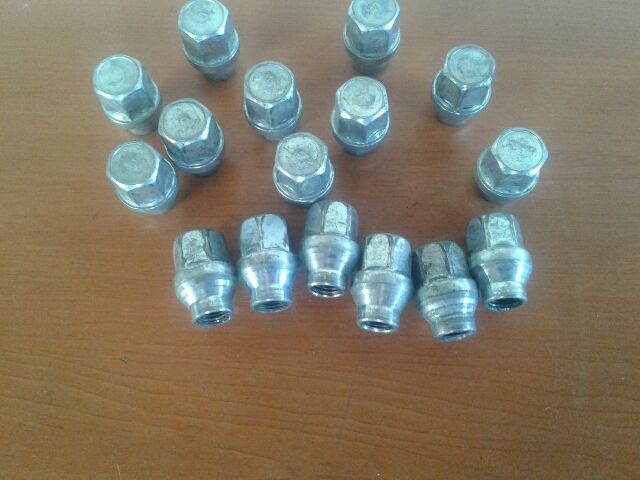 bontott PEUGEOT 309 Kerék Csavar Szett