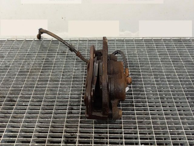 bontott PEUGEOT 4007 Bal első Féknyereg Munkahengerrel