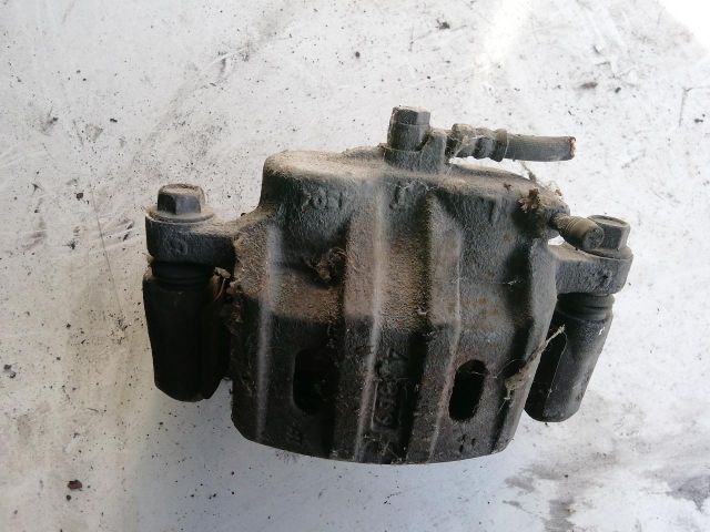 bontott PEUGEOT 4007 Bal első Féknyereg Munkahengerrel