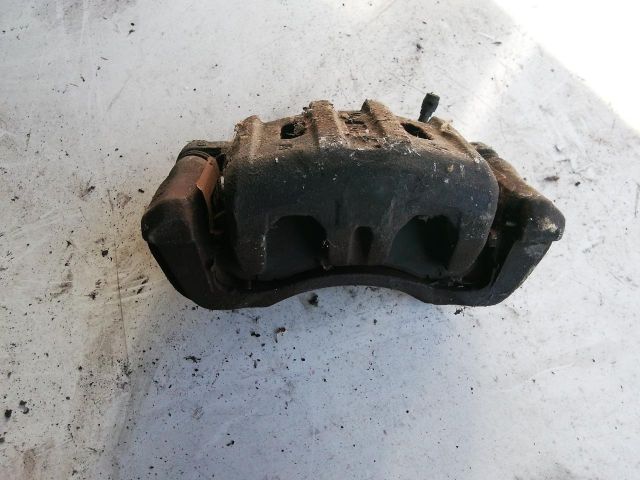 bontott PEUGEOT 4007 Bal első Féknyereg Munkahengerrel