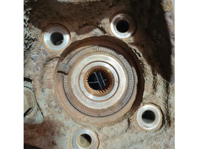 bontott PEUGEOT 4007 Bal hátsó Csonkállvány