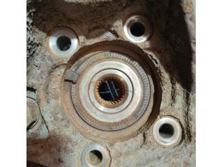 bontott PEUGEOT 4007 Bal hátsó Csonkállvány