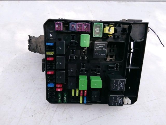 bontott PEUGEOT 4007 Biztosítéktábla Motortér