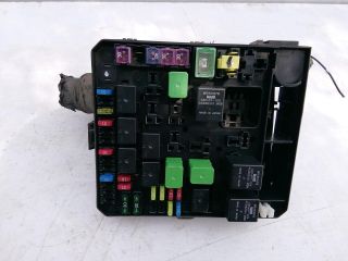 bontott PEUGEOT 4007 Biztosítéktábla Motortér