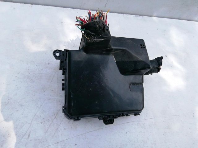 bontott PEUGEOT 4007 Biztosítéktábla Motortér