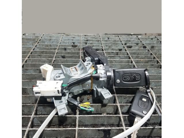 bontott PEUGEOT 4007 Gyújtáskapcsoló