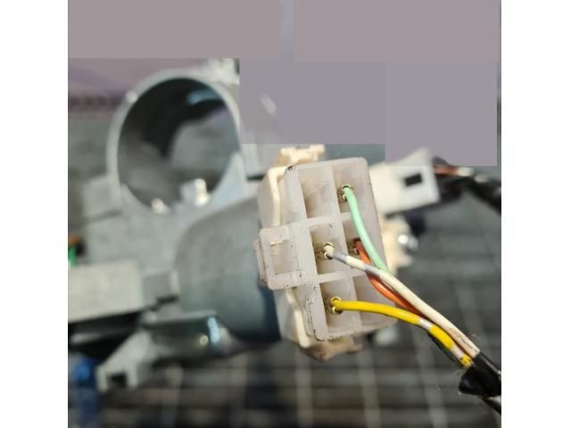 bontott PEUGEOT 4007 Gyújtáskapcsoló