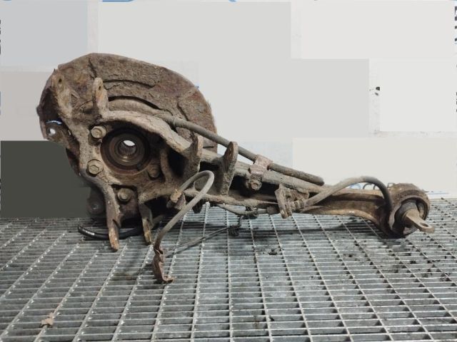 bontott PEUGEOT 4007 Jobb hátsó Csonkállvány