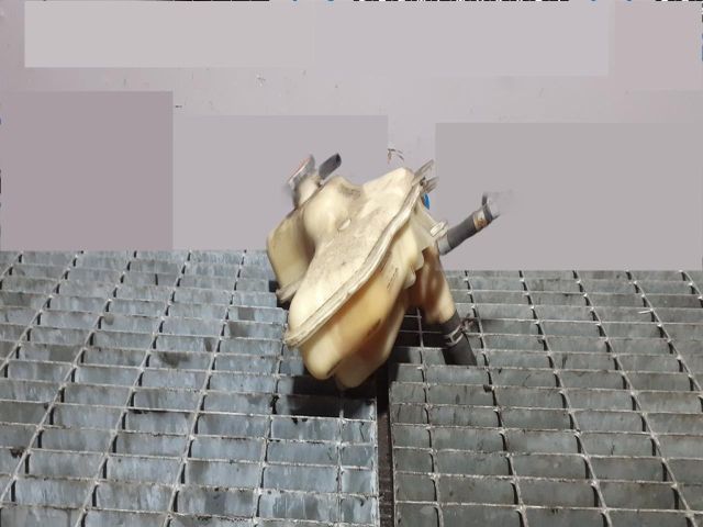 bontott PEUGEOT 4007 Kiegyenlítő Tartály