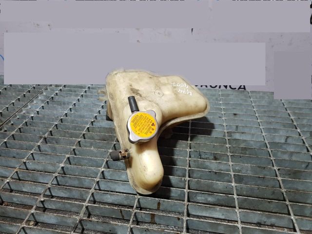 bontott PEUGEOT 4007 Kiegyenlítő Tartály