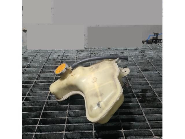 bontott PEUGEOT 4007 Kiegyenlítő Tartály