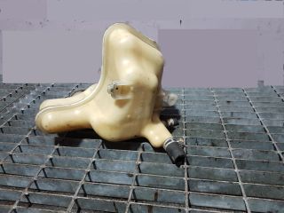 bontott PEUGEOT 4007 Kiegyenlítő Tartály