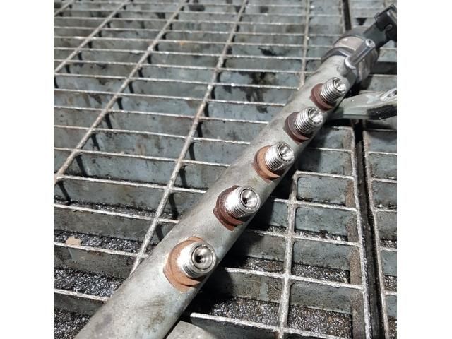 bontott PEUGEOT 4007 Közösnyomócső