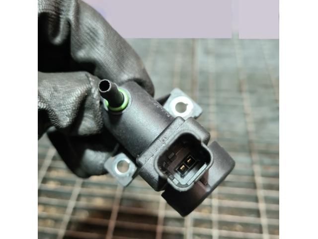 bontott PEUGEOT 4007 Lefújószelep