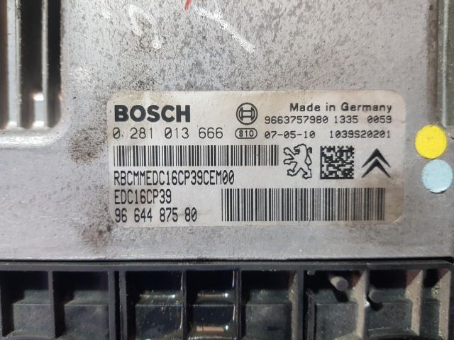 bontott PEUGEOT 4007 Motorvezérlő