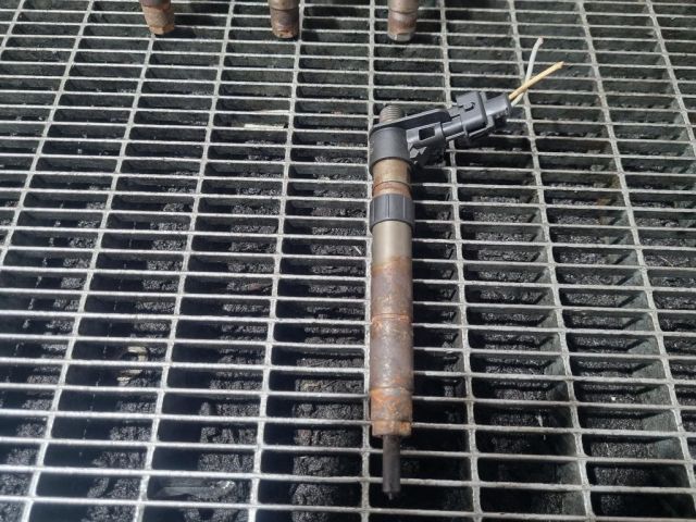 bontott PEUGEOT 4007 Porlasztó (1 db)