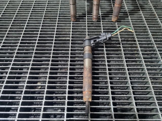 bontott PEUGEOT 4007 Porlasztó (1 db)