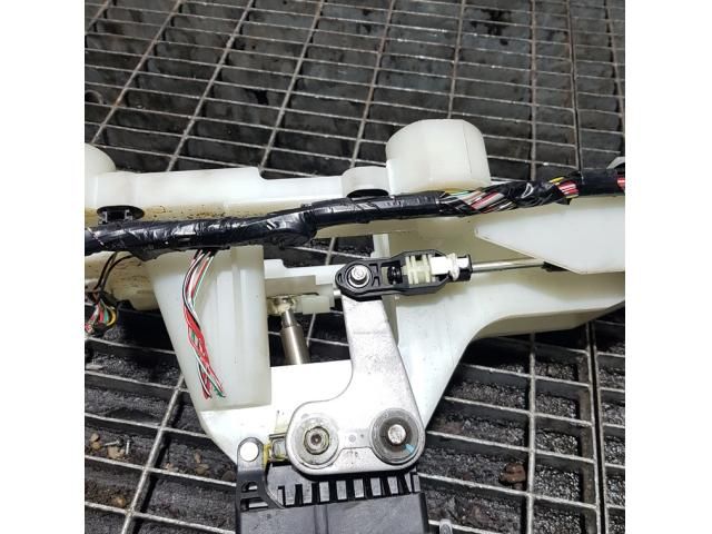 bontott PEUGEOT 4007 Váltó Kulissza