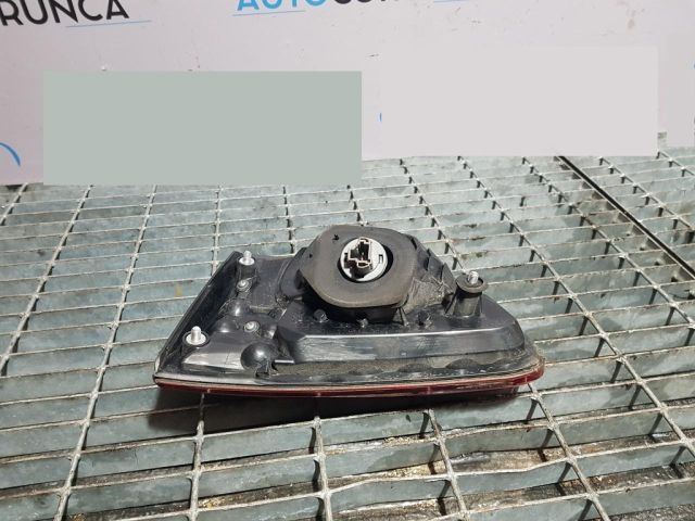 bontott PEUGEOT 4007 Bal Belső Hátsó Lámpa