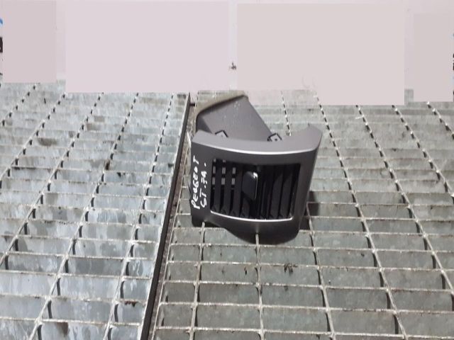 bontott PEUGEOT 4007 Bal Szellőző