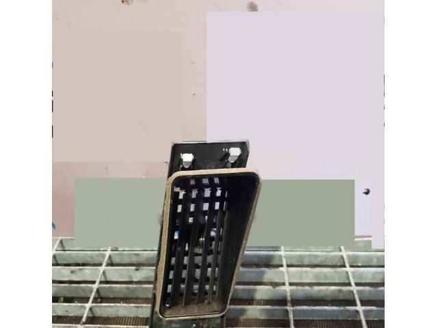 bontott PEUGEOT 4007 Bal Szellőző