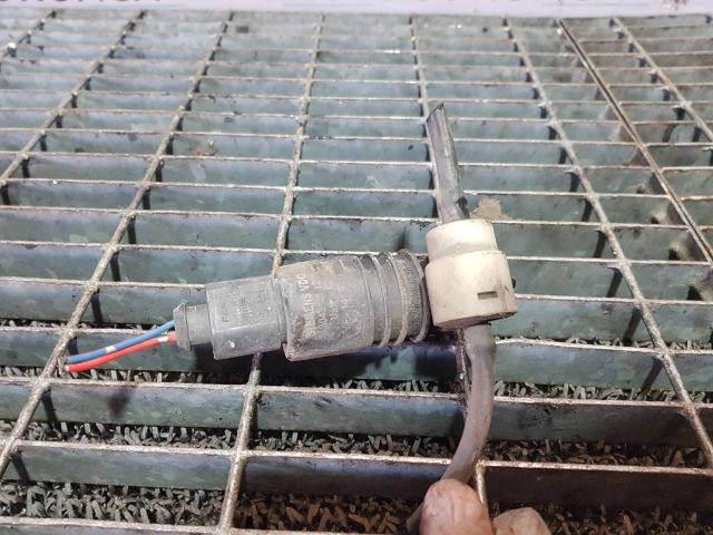 bontott PEUGEOT 4007 Első Ablakmosó Szivattyú