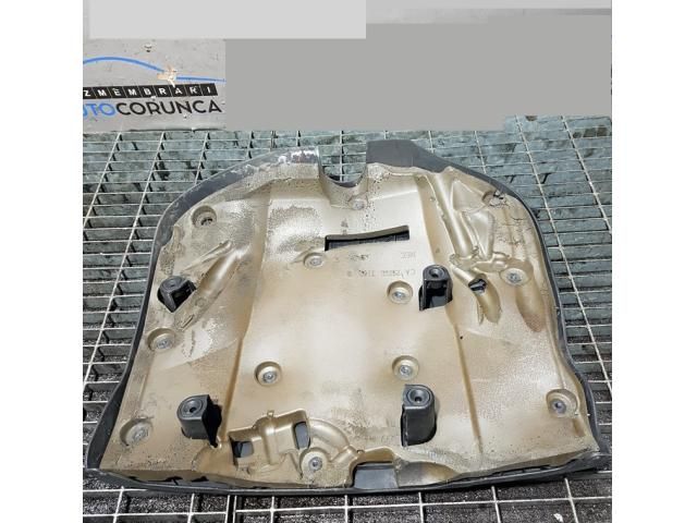 bontott PEUGEOT 4007 Felső Hűtőburkolat