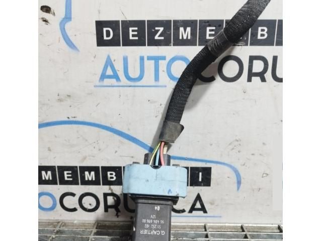 bontott PEUGEOT 4007 Izzító Relé