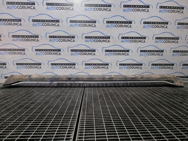 bontott PEUGEOT 4007 Jobb Küszöb