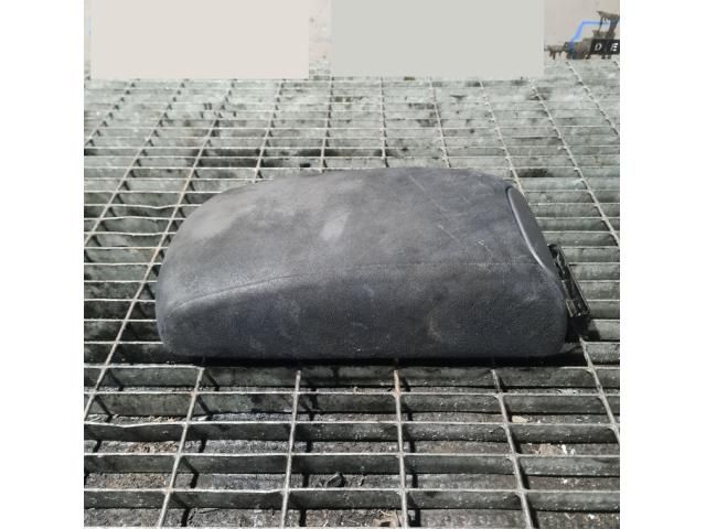 bontott PEUGEOT 4007 Könyöklő