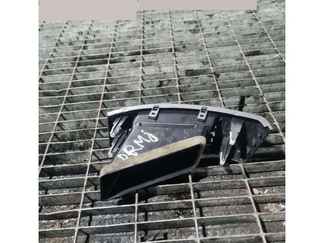 bontott PEUGEOT 4007 Középső Szellőző