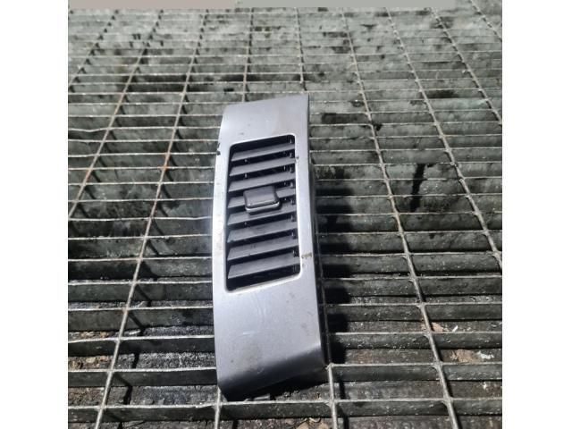 bontott PEUGEOT 4007 Középső Szellőző