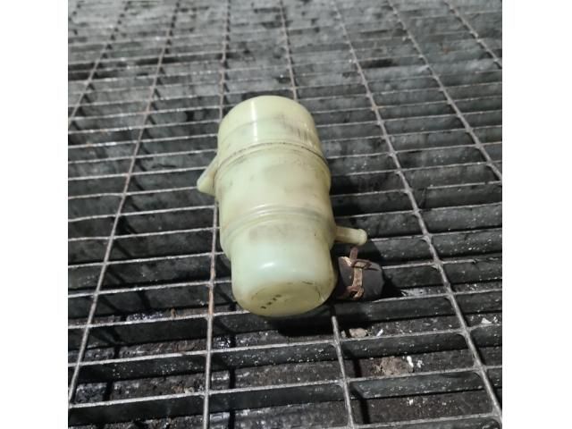 bontott PEUGEOT 4007 Szervóolaj Tartály