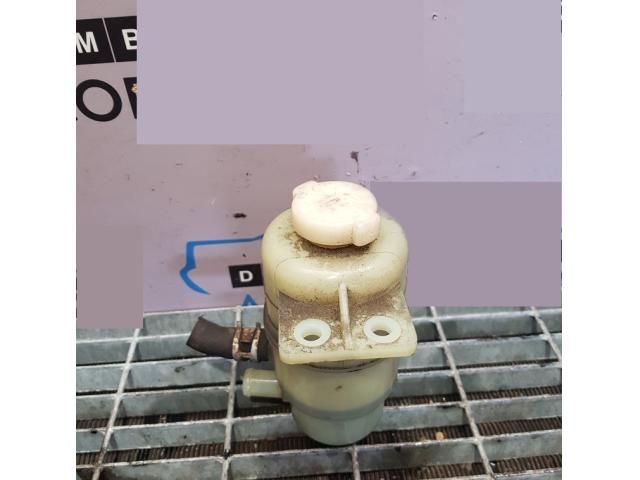 bontott PEUGEOT 4007 Szervóolaj Tartály