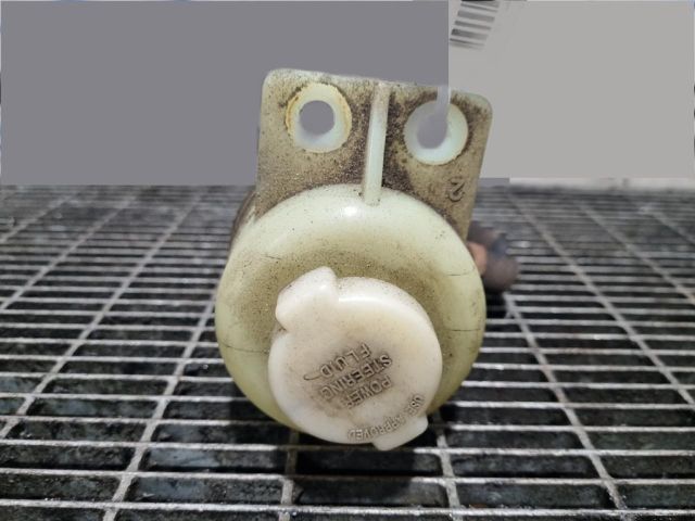 bontott PEUGEOT 4007 Szervóolaj Tartály