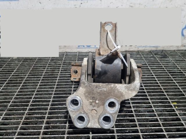 bontott PEUGEOT 4007 Tartó Bak