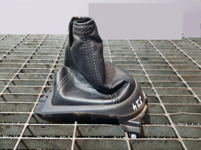 bontott PEUGEOT 4007 Váltószoknya